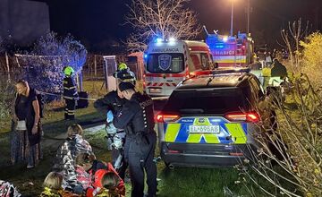 FOTO: Zrážka vlakov na západe Slovenska