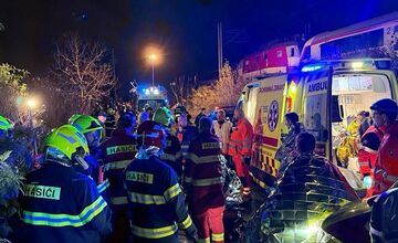 FOTO: Zrážka vlakov na západe Slovenska