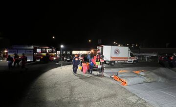 FOTO: Zrážka vlakov na západe Slovenska