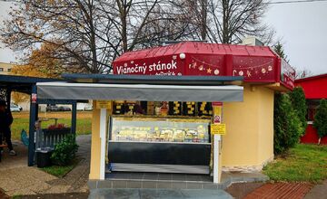 FOTO: Ceny a ponuka vo vianočnom stánku U Marečka vo Vrakuni