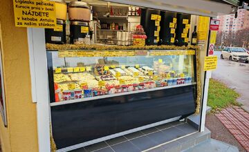 FOTO: Ceny a ponuka vo vianočnom stánku U Marečka vo Vrakuni