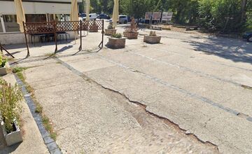 FOTO: Stav chodníka pri DK Ružinov