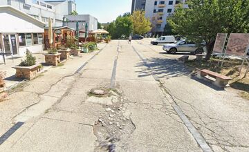 FOTO: Stav chodníka pri DK Ružinov