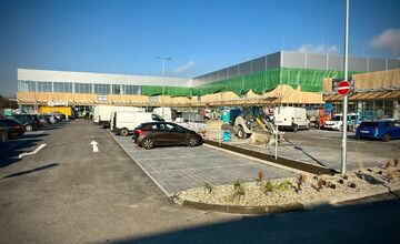 FOTO: Nové nákupné centrum Retail Park v Podunajských Biskupiciach čoskoro otvoria