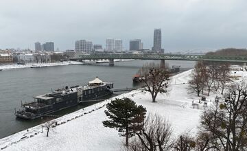 FOTO: Na Bratislavu spadol tohtoročný prvý sneh