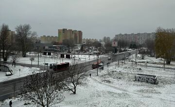 FOTO: V Petržalke sa tešia prvej snehovej nádielke