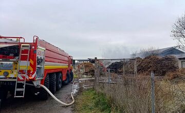 FOTO: Požiar družstva vo Vajnoroch