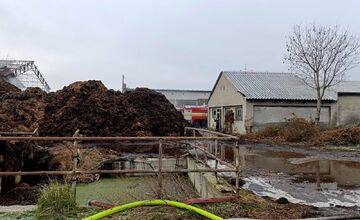 FOTO: Požiar družstva vo Vajnoroch