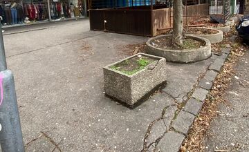 FOTO: Dáta bez pátosu upozorňujú na súkromné parkovisko pri Priori, zaplatíte 5 eur na hodinu