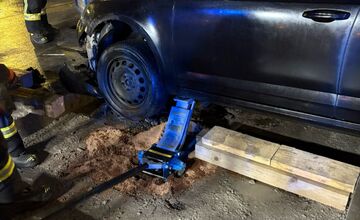 FOTO: Nočná nehoda v Kittsee, pre ktorú bolo počuť sirény v Petržalke