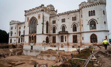 FOTO: Rekonštrukcia kaštieľa v Rusovciach