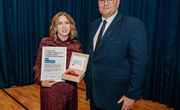 FOTO:  Drogérie DM pomáhajú ženám v menštruačnej chudobe.