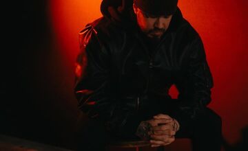 FOTO: Rapero Momo oznámil, že mu na mozgu našli nádor