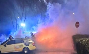 FOTO: V Ružinove zhorelo niekoľko áut