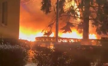 FOTO: V Ružinove zhorelo niekoľko áut