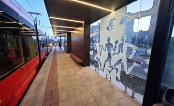 FOTO: Maľby na zastávkach petržalskej električky