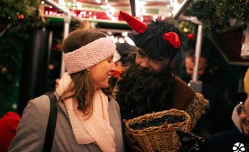 FOTO: Bratislava získala pódiové umiestnenia v súťaží o najkrajšiu vianočnú električku a trolejbus