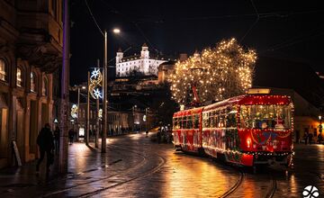 FOTO: Bratislava získala pódiové umiestnenia v súťaží o najkrajšiu vianočnú električku a trolejbus