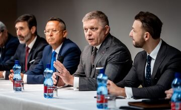 FOTO: Rokovanie vlády v Petržalke