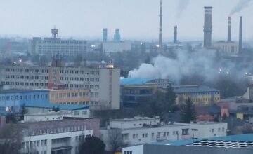 FOTO: Požiar medzi koľajnicami pri Dimitrovke