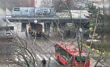 FOTO: Nehoda na Rustaveliho ulici