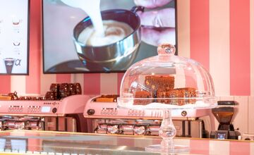 FOTO: Kaviareň Aida