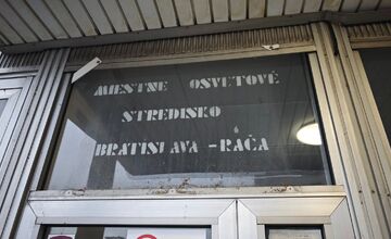 FOTO: Kultúrne stredisko v Rači je v katastrofálnom stave. Čaká ho veľkolepá modernizácia