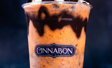 FOTO: V Bratislave otvorili drahšiu kaviareň a cukráreň Cinnabon