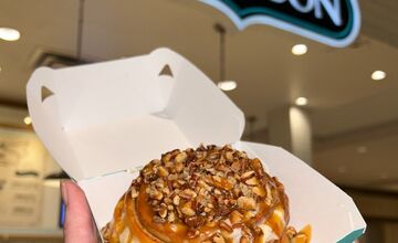 FOTO: V Bratislave otvorili drahšiu kaviareň a cukráreň Cinnabon