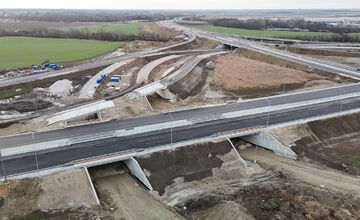 FOTO: Takto pokračuje výstavba diaľničnej križovatky D1xD4. 