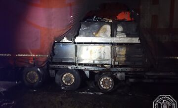 FOTO: Štvrtkové požiare na diaľniciach D1 a D2