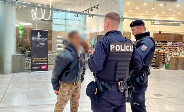 FOTO: Viac ako 700 skontrolovaných ľudí za jeden deň. Bratislavská polícia vypátrala 4 osoby