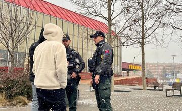 FOTO: Viac ako 700 skontrolovaných ľudí za jeden deň. Bratislavská polícia vypátrala 4 osoby