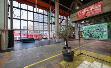 FOTO: Nová tržnica na Trnavskom mýte ožíva. Bratislavčania sa môžu tešiť aj na nové obchody