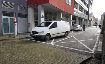 FOTO: Na Satinského ulicu sa vrátil plot