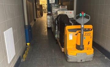 FOTO: Zásobovanie Lidlu na Grösslingovej