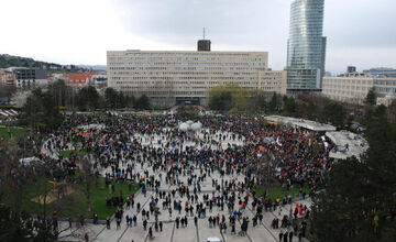FOTO: Na Námestí slobody v Bratislave prebieha kultúrny protest