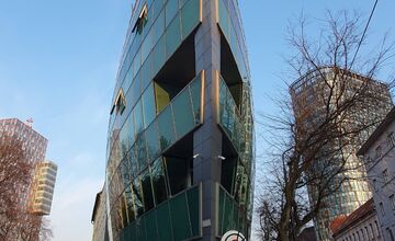 FOTO: Na Malom trhu rastie Dom na Malom trhu. Nahradí známu jedáleň, ľudia spomínajú na legendárny perkelt