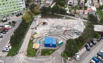FOTO: Zo starého strediska moderné centrum. Rača mení Žarnovickú na miesto pre všetky generácie