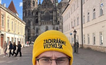 FOTO: Košičan Richard putuje naprieč Slovenskom, aby zachránil syna