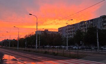 FOTO: Bratislavskú oblohu zaplavilo červené more. Ľudia zdieľajú fotky a sú nadšení z krásneho úkazu na oblohe.