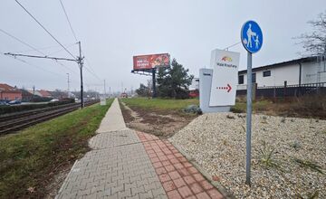 FOTO: Zanedbané parkovisko v Krasňanoch sa mení na moderný priestor. Revitalizácia pred depom finišuje