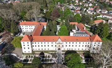 FOTO: Park vStupave len otvorili a už ho devastujú, ozval sa župan Droba