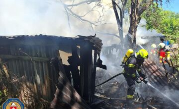 FOTO: Z Petržalky sa valí kúdoľ dymu nad celú Bratislavu, neďaleko Prístavného mosta vypukol mohutný požiar