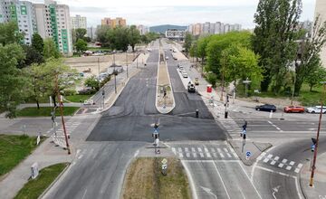 FOTO: Most pri Technopole finišuje, esíčko končí
